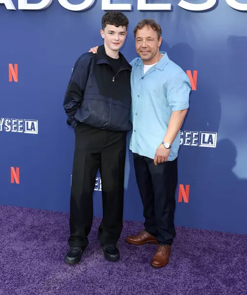 İngiliz aktör Owen Cooper ve İngiliz aktör ve yapımcı Stephen Graham Netflix FYSEE LA - 'Adolescence' Sezon 1 ATAS (Televizyon Sanatları ve Bilimleri Akademisi) Emmy FYC 'ye geldiler.