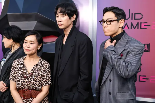 Güney Koreli aktörler Kang Ae-shim, Park Sung-hoon ve T.O.P (Choi Seung-hyun) Netflix FYSEE LA - 'Kalamar Oyunu' Sezon 2 ATAS (Televizyon Sanatları ve Bilimleri Akademisi) Emmy FYC (Mısır Tiyatrosu İçin) 'e geldiler. 