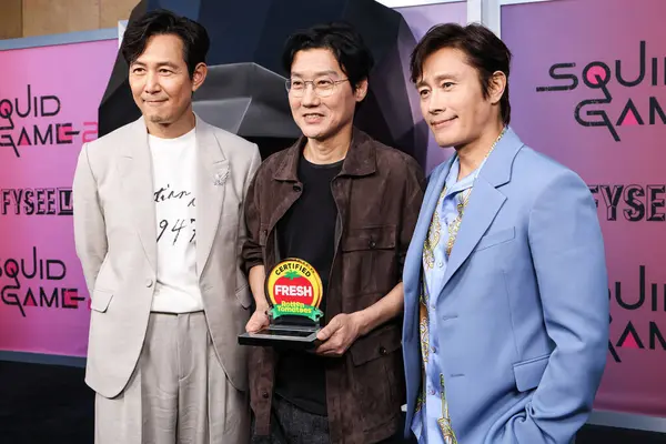 Güney Koreli aktör, film yapımcısı ve iş adamı Lee Jung-jae, Güney Koreli yönetmen, yapımcı ve senarist Hwang Dong-hyuk ve Güney Koreli aktör, şarkıcı ve model Lee Byung-hun Netflix FYSEE LA - 'Squid Game' 2. Sezon ATAS 