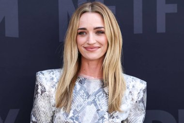 Brianne Howey Netflix Tudum 2025 'e ulaşır: 31 Mayıs 2025' te Inglewood, Los Angeles, Kaliforniya, ABD 'de düzenlenen canlı etkinlik.         