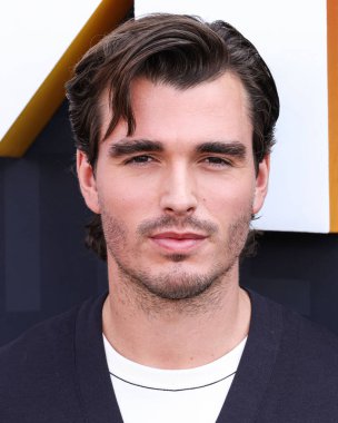 Corey Mylchreest Netflix Tudum 2025 'e ulaşır: 31 Mayıs 2025' te Inglewood, Los Angeles, Kaliforniya, ABD 'de düzenlenen canlı etkinlik.        