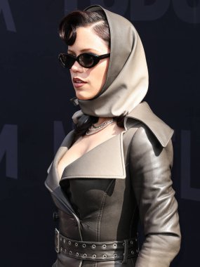 Markgong SS25 RTW ve Sheryl Lowe mücevherlerini giyen Amerikalı aktris Jenna Ortega Netflix Tudum 2025 'e ulaştı: 31 Mayıs 2025' te Inglewood, Los Angeles, Kaliforniya, ABD 'de düzenlenen canlı etkinlik.