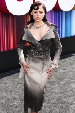 Markgong SS25 RTW ve Sheryl Lowe mücevherlerini giyen Amerikalı aktris Jenna Ortega Netflix Tudum 2025 'e ulaştı: 31 Mayıs 2025' te Inglewood, Los Angeles, Kaliforniya, ABD 'de düzenlenen canlı etkinlik.