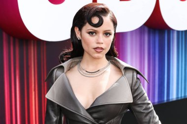 Markgong SS25 RTW ve Sheryl Lowe mücevherlerini giyen Amerikalı aktris Jenna Ortega Netflix Tudum 2025 'e ulaştı: 31 Mayıs 2025' te Inglewood, Los Angeles, Kaliforniya, ABD 'de düzenlenen canlı etkinlik.