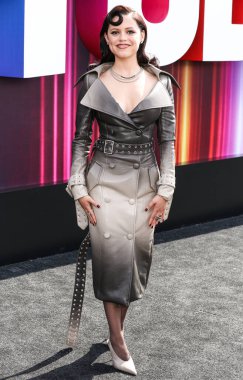 Markgong SS25 RTW ve Sheryl Lowe mücevherlerini giyen Amerikalı aktris Jenna Ortega Netflix Tudum 2025 'e ulaştı: 31 Mayıs 2025' te Inglewood, Los Angeles, Kaliforniya, ABD 'de düzenlenen canlı etkinlik.