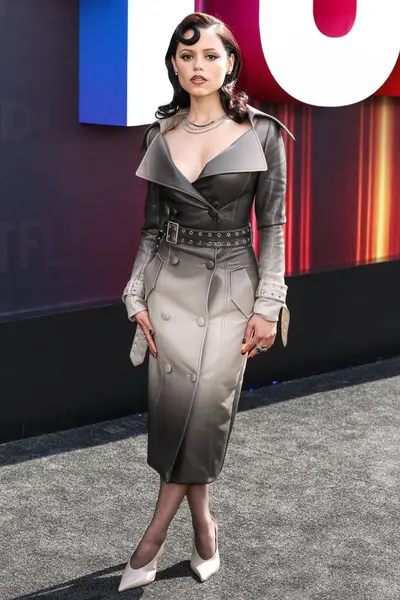 Markgong SS25 RTW ve Sheryl Lowe mücevherlerini giyen Amerikalı aktris Jenna Ortega Netflix Tudum 2025 'e ulaştı: 31 Mayıs 2025' te Inglewood, Los Angeles, Kaliforniya, ABD 'de düzenlenen canlı etkinlik.