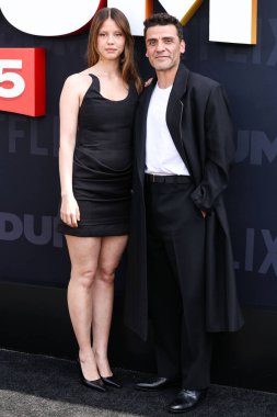 Mia Goth ve Oscar Isaac Netflix Tudum 2025 'e geldiler: 31 Mayıs 2025' te Inglewood, Los Angeles, Kaliforniya, ABD 'de düzenlenen canlı etkinlik.