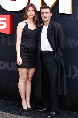 Mia Goth ve Oscar Isaac Netflix Tudum 2025 'e geldiler: 31 Mayıs 2025' te Inglewood, Los Angeles, Kaliforniya, ABD 'de düzenlenen canlı etkinlik.