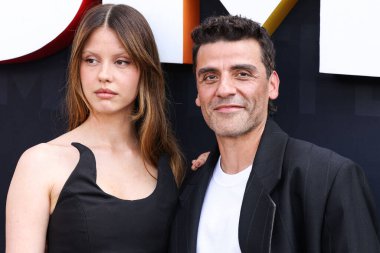 Mia Goth ve Oscar Isaac Netflix Tudum 2025 'e geldiler: 31 Mayıs 2025' te Inglewood, Los Angeles, Kaliforniya, ABD 'de düzenlenen canlı etkinlik.