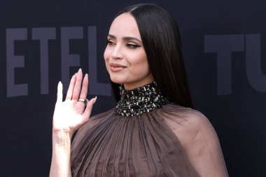 Stéphane Rolland SS25 Couture giyen Sofya Carson Netflix Tudum 2025 'e ulaştı: 31 Mayıs 2025' te Inglewood, Los Angeles, Kaliforniya, ABD 'de düzenlenen Kia Forum' da düzenlenen Canlı Olay.