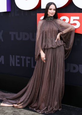 Stéphane Rolland SS25 Couture giyen Sofya Carson Netflix Tudum 2025 'e ulaştı: 31 Mayıs 2025' te Inglewood, Los Angeles, Kaliforniya, ABD 'de düzenlenen Kia Forum' da düzenlenen Canlı Olay.