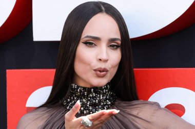 Stéphane Rolland SS25 Couture giyen Sofya Carson Netflix Tudum 2025 'e ulaştı: 31 Mayıs 2025' te Inglewood, Los Angeles, Kaliforniya, ABD 'de düzenlenen Kia Forum' da düzenlenen Canlı Olay.