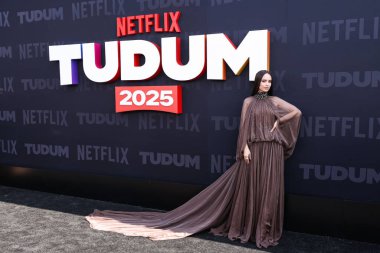 Stéphane Rolland SS25 Couture giyen Sofya Carson Netflix Tudum 2025 'e ulaştı: 31 Mayıs 2025' te Inglewood, Los Angeles, Kaliforniya, ABD 'de düzenlenen Kia Forum' da düzenlenen Canlı Olay.