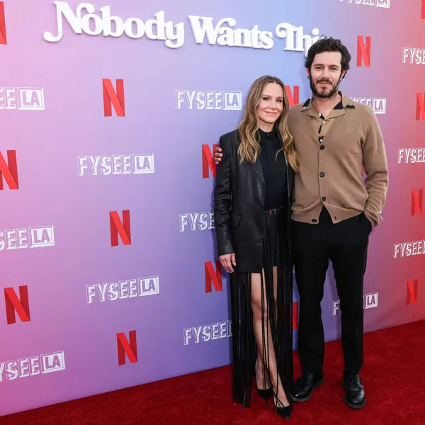Amerikalı aktris, yapımcı, senarist ve komedyen Kristen Bell ve Amerikalı aktör Adam Brody, Netflix FYSEE LA 'ya geldiler. 1. Sezon ATAS (Televizyon Sanatları ve Bilimleri Akademisi) Emmy FYC Etkinliği 1 Haziran 2025
