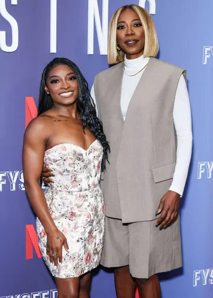 Amerikalı jimnastikçi Simone Biles ve Nijeryalı-Amerikalı aktris ve komedyen Yvonne Orji Netflix FYSEE LA - Simone Biles Rising 'Sezon 1 ATAS Emmy FYC (Düşünceleriniz İçin) 2 Haziran 2025' de Hollywood Atletizm Kulübü 'nde düzenlenen etkinliğe geldiler.     