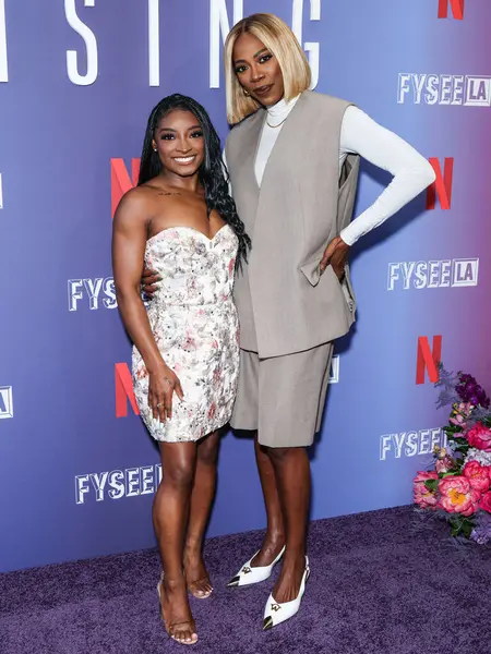 Amerikalı jimnastikçi Simone Biles ve Nijeryalı-Amerikalı aktris ve komedyen Yvonne Orji Netflix FYSEE LA - Simone Biles Rising 'Sezon 1 ATAS Emmy FYC (Düşünceleriniz İçin) 2 Haziran 2025' de Hollywood Atletizm Kulübü 'nde düzenlenen etkinliğe geldiler.     