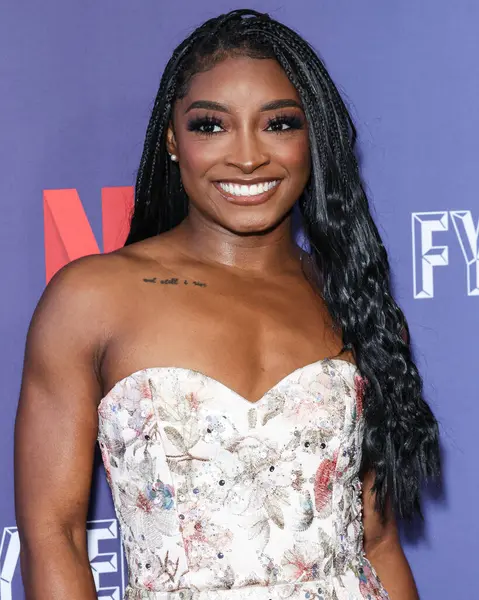 Amerikalı jimnastikçi Simone Biles, Netflix FYSEE LA - Simone Biles Rising 'Sezon 1 ATAS (Televizyon Sanatları ve Bilimleri Akademisi) Emmy FYC' ye (Düşünceleriniz İçin) 2 Haziran 2025 'te Hollywood Atletizm Kulübü' nde düzenlenen etkinliğe katıldı.                