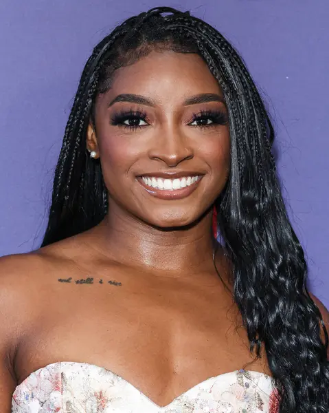 Amerikalı jimnastikçi Simone Biles, Netflix FYSEE LA - Simone Biles Rising 'Sezon 1 ATAS (Televizyon Sanatları ve Bilimleri Akademisi) Emmy FYC' ye (Düşünceleriniz İçin) 2 Haziran 2025 'te Hollywood Atletizm Kulübü' nde düzenlenen etkinliğe katıldı.                