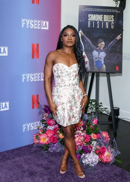 Amerikalı jimnastikçi Simone Biles, Netflix FYSEE LA - Simone Biles Rising 'Sezon 1 ATAS (Televizyon Sanatları ve Bilimleri Akademisi) Emmy FYC' ye (Düşünceleriniz İçin) 2 Haziran 2025 'te Hollywood Atletizm Kulübü' nde düzenlenen etkinliğe katıldı.                