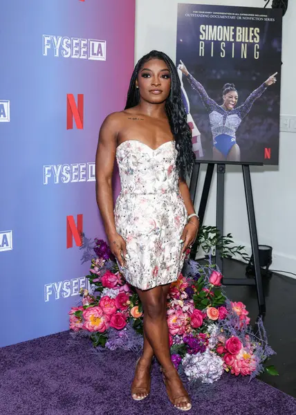 Amerikalı jimnastikçi Simone Biles, Netflix FYSEE LA - Simone Biles Rising 'Sezon 1 ATAS (Televizyon Sanatları ve Bilimleri Akademisi) Emmy FYC' ye (Düşünceleriniz İçin) 2 Haziran 2025 'te Hollywood Atletizm Kulübü' nde düzenlenen etkinliğe katıldı.                