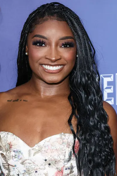 Amerikalı jimnastikçi Simone Biles, Netflix FYSEE LA - Simone Biles Rising 'Sezon 1 ATAS (Televizyon Sanatları ve Bilimleri Akademisi) Emmy FYC' ye (Düşünceleriniz İçin) 2 Haziran 2025 'te Hollywood Atletizm Kulübü' nde düzenlenen etkinliğe katıldı.                