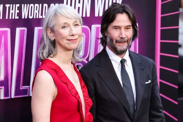 Alexandra Grant ve erkek arkadaşı, Kanadalı aktör, müzisyen Keanu Reeves, 3 Haziran 2025 'te Hollywood, LA, CA, ABD' de bulunan TCL Çin Tiyatrosu IMAX 'te düzenlenen Lionsgate' in 