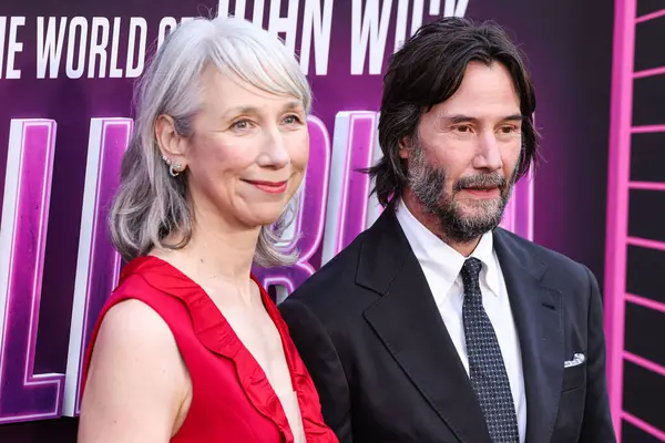 Alexandra Grant ve erkek arkadaşı, Kanadalı aktör, müzisyen Keanu Reeves, 3 Haziran 2025 'te Hollywood, LA, CA, ABD' de bulunan TCL Çin Tiyatrosu IMAX 'te düzenlenen Lionsgate' in 