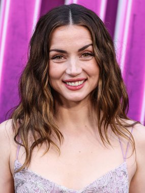 Özel yapım Louis Vuitton elbisesi giyen Kübalı aktris Ana de Armas, 3 Haziran 2025 'te Hollywood' daki TCL Çin Tiyatrosu IMAX 'te düzenlenen Lionsgate' in 