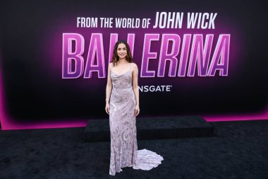 Özel yapım Louis Vuitton elbisesi giyen Kübalı aktris Ana de Armas, 3 Haziran 2025 'te Hollywood' daki TCL Çin Tiyatrosu IMAX 'te düzenlenen Lionsgate' in 