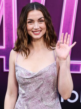 Özel yapım Louis Vuitton elbisesi giyen Kübalı aktris Ana de Armas, 3 Haziran 2025 'te Hollywood' daki TCL Çin Tiyatrosu IMAX 'te düzenlenen Lionsgate' in 