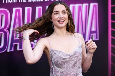 Özel yapım Louis Vuitton elbisesi giyen Kübalı aktris Ana de Armas, 3 Haziran 2025 'te Hollywood' daki TCL Çin Tiyatrosu IMAX 'te düzenlenen Lionsgate' in 