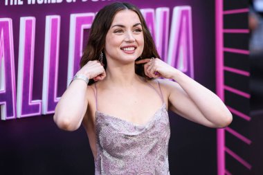 Özel yapım Louis Vuitton elbisesi giyen Kübalı aktris Ana de Armas, 3 Haziran 2025 'te Hollywood' daki TCL Çin Tiyatrosu IMAX 'te düzenlenen Lionsgate' in 