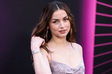 Özel yapım Louis Vuitton elbisesi giyen Kübalı aktris Ana de Armas, 3 Haziran 2025 'te Hollywood' daki TCL Çin Tiyatrosu IMAX 'te düzenlenen Lionsgate' in 