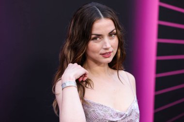 Özel yapım Louis Vuitton elbisesi giyen Kübalı aktris Ana de Armas, 3 Haziran 2025 'te Hollywood' daki TCL Çin Tiyatrosu IMAX 'te düzenlenen Lionsgate' in 