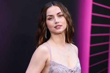Özel yapım Louis Vuitton elbisesi giyen Kübalı aktris Ana de Armas, 3 Haziran 2025 'te Hollywood' daki TCL Çin Tiyatrosu IMAX 'te düzenlenen Lionsgate' in 