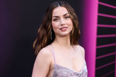 Özel yapım Louis Vuitton elbisesi giyen Kübalı aktris Ana de Armas, 3 Haziran 2025 'te Hollywood' daki TCL Çin Tiyatrosu IMAX 'te düzenlenen Lionsgate' in 
