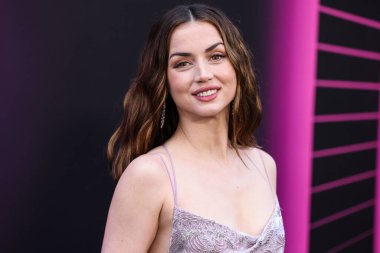 Özel yapım Louis Vuitton elbisesi giyen Kübalı aktris Ana de Armas, 3 Haziran 2025 'te Hollywood' daki TCL Çin Tiyatrosu IMAX 'te düzenlenen Lionsgate' in 