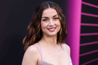 Özel yapım Louis Vuitton elbisesi giyen Kübalı aktris Ana de Armas, 3 Haziran 2025 'te Hollywood' daki TCL Çin Tiyatrosu IMAX 'te düzenlenen Lionsgate' in 