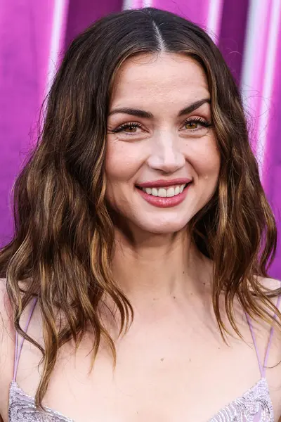 Özel yapım Louis Vuitton elbisesi giyen Kübalı aktris Ana de Armas, 3 Haziran 2025 'te Hollywood' daki TCL Çin Tiyatrosu IMAX 'te düzenlenen Lionsgate' in 