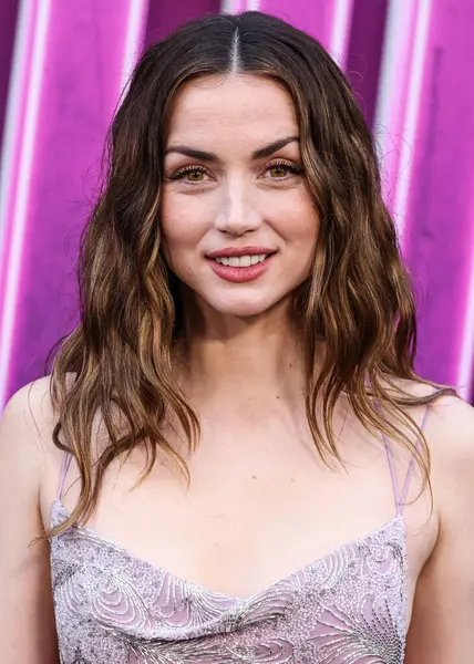 Özel yapım Louis Vuitton elbisesi giyen Kübalı aktris Ana de Armas, 3 Haziran 2025 'te Hollywood' daki TCL Çin Tiyatrosu IMAX 'te düzenlenen Lionsgate' in 