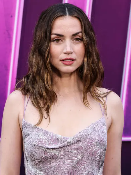 Özel yapım Louis Vuitton elbisesi giyen Kübalı aktris Ana de Armas, 3 Haziran 2025 'te Hollywood' daki TCL Çin Tiyatrosu IMAX 'te düzenlenen Lionsgate' in 