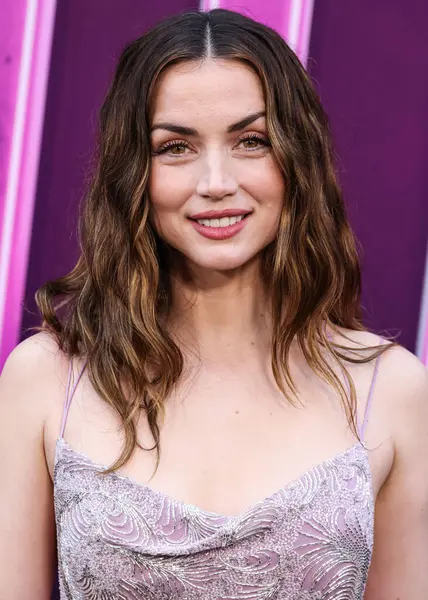 Özel yapım Louis Vuitton elbisesi giyen Kübalı aktris Ana de Armas, 3 Haziran 2025 'te Hollywood' daki TCL Çin Tiyatrosu IMAX 'te düzenlenen Lionsgate' in 