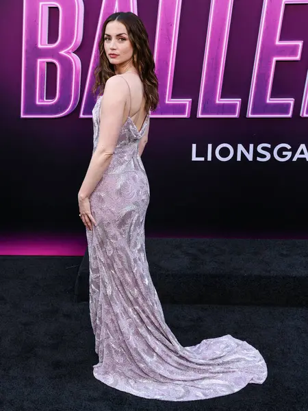 Özel yapım Louis Vuitton elbisesi giyen Kübalı aktris Ana de Armas, 3 Haziran 2025 'te Hollywood' daki TCL Çin Tiyatrosu IMAX 'te düzenlenen Lionsgate' in 