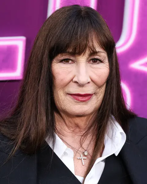 Amerikalı aktris, yönetmen ve model Anjelica Huston, 3 Haziran 2025 'te Hollywood, Los Angeles, Kaliforniya' da bulunan TCL Çin Tiyatrosu IMAX 'te düzenlenen Lionsgate' in 