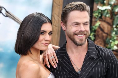 Hayley Erbert ve kocası Derek Hough, 7 Haziran 2025 'te Miracle Mile, LA' deki David Geffen Tiyatrosu 'nda gerçekleştirilen Evrensel Resimler ve Rüya Çalışmaları Animasyonunun Los Angeles galasına geldiler.