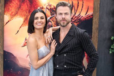 Hayley Erbert ve kocası Derek Hough, 7 Haziran 2025 'te Miracle Mile, LA' deki David Geffen Tiyatrosu 'nda gerçekleştirilen Evrensel Resimler ve Rüya Çalışmaları Animasyonunun Los Angeles galasına geldiler.
