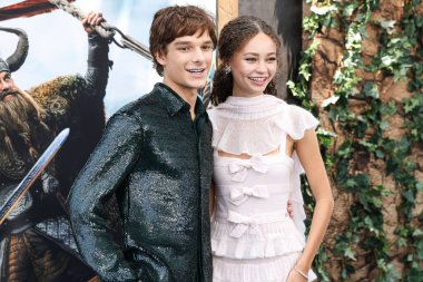 Mason Thames ve Nico Parker, Los Angeles Universal Pictures and DreamWorks Animasyon 'un 7 Haziran 2025' te AMMP 'deki David Geffen Tiyatrosu' nda gerçekleştirilen 