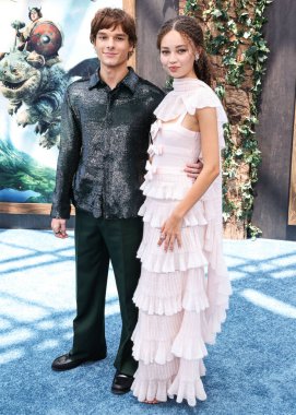 Mason Thames ve Nico Parker, Los Angeles Universal Pictures and DreamWorks Animasyon 'un 7 Haziran 2025' te AMMP 'deki David Geffen Tiyatrosu' nda gerçekleştirilen 