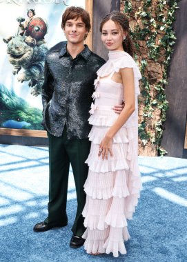 Mason Thames ve Nico Parker, Los Angeles Universal Pictures and DreamWorks Animasyon 'un 7 Haziran 2025' te AMMP 'deki David Geffen Tiyatrosu' nda gerçekleştirilen 