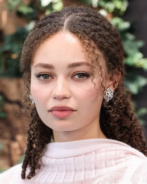 İngiliz aktris Nico Parker, 7 Haziran 2025 'te ABD' nin Los Angeles eyaletindeki Miracle Mile, Los Angeles, Kaliforniya, ABD 'de bulunan David Geffen Tiyatrosu' nda gerçekleştirilen Evrensel Resimler ve Rüya Çalışmaları Animasyonu 'nun Los Angeles prömiyerine geldi..